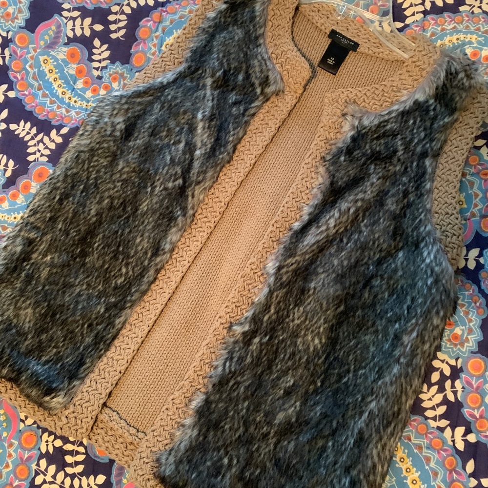 Ann Taylor faux fur vest - Size XS